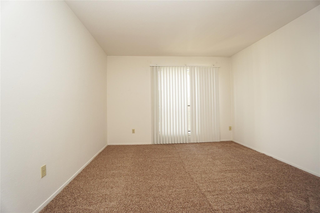 6602 Harbor Town Drive - Photo 9