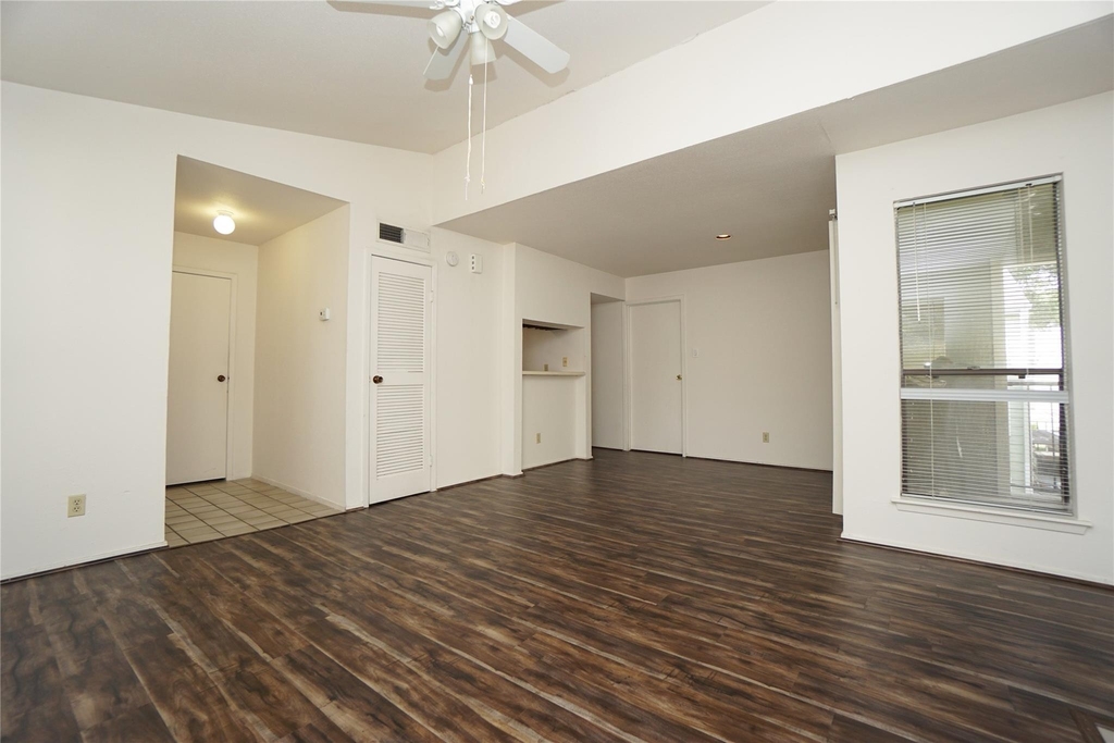 6602 Harbor Town Drive - Photo 4
