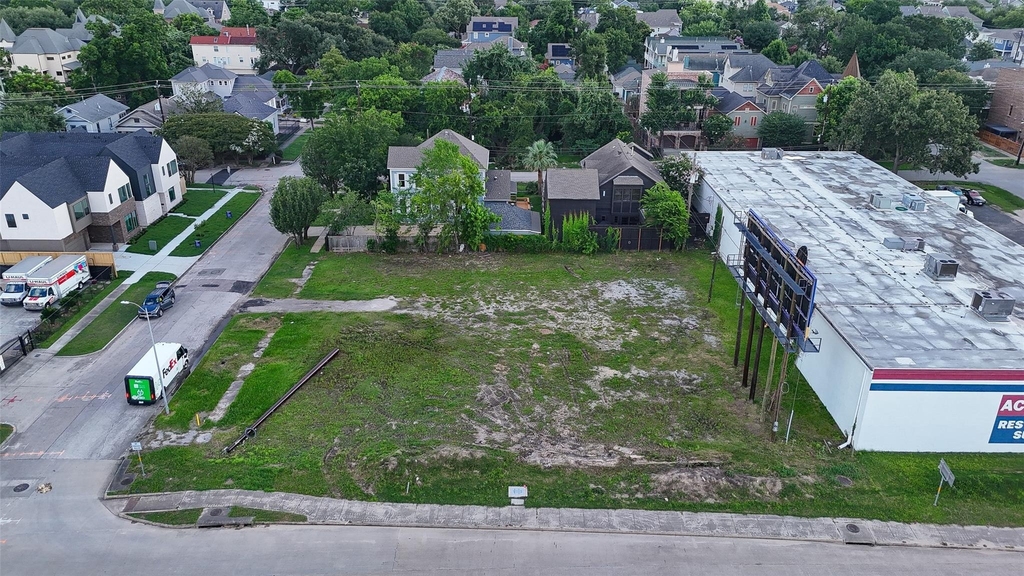 330 Harvard Street - Photo 3
