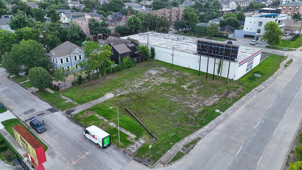 330 Harvard Street - Photo 2