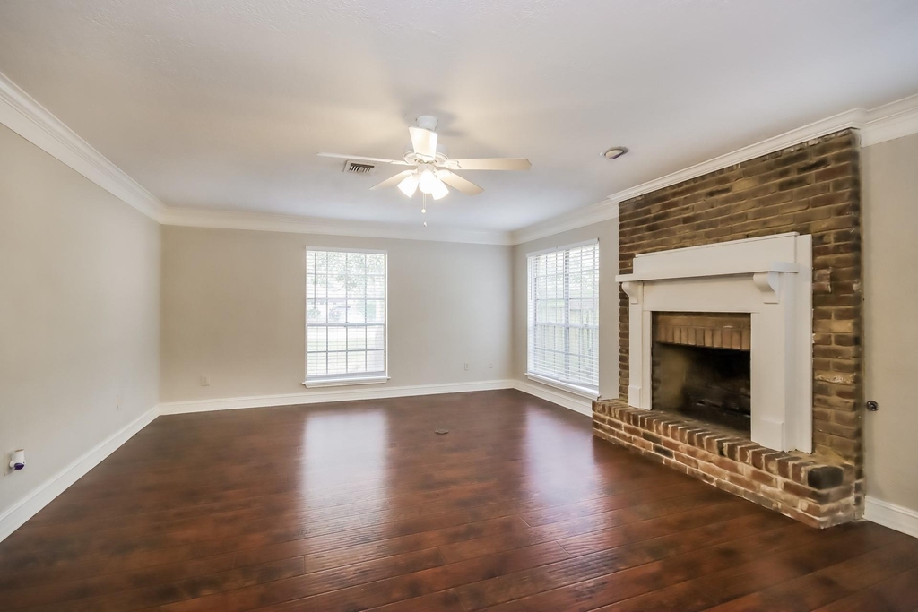461 Stephen F Austin Drive - Photo 3