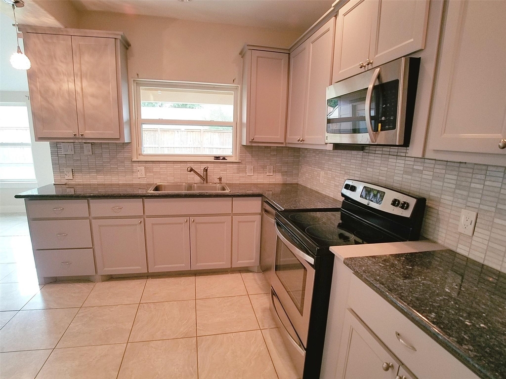 7211 Wind Dale Street - Photo 5