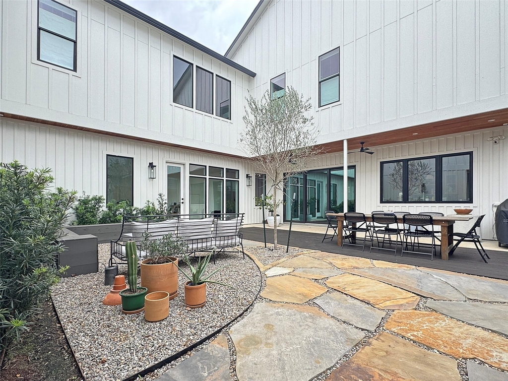 408 Pecore Street - Photo 34