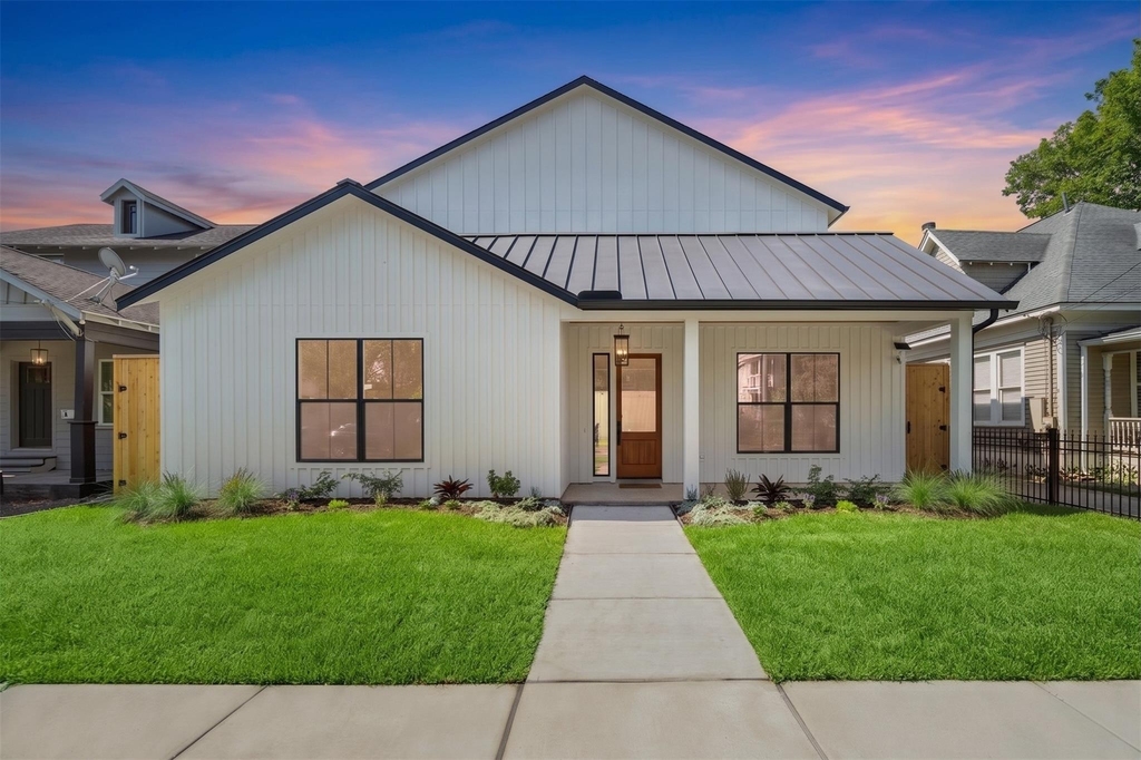408 Pecore Street - Photo 1