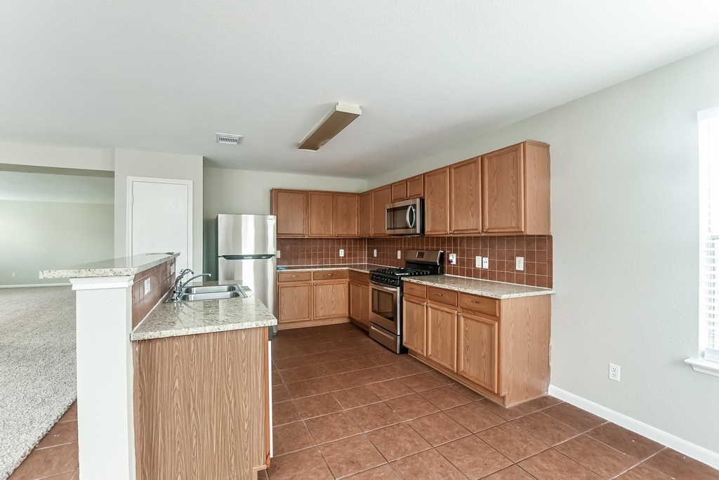 339 Remington Harbor Court - Photo 8