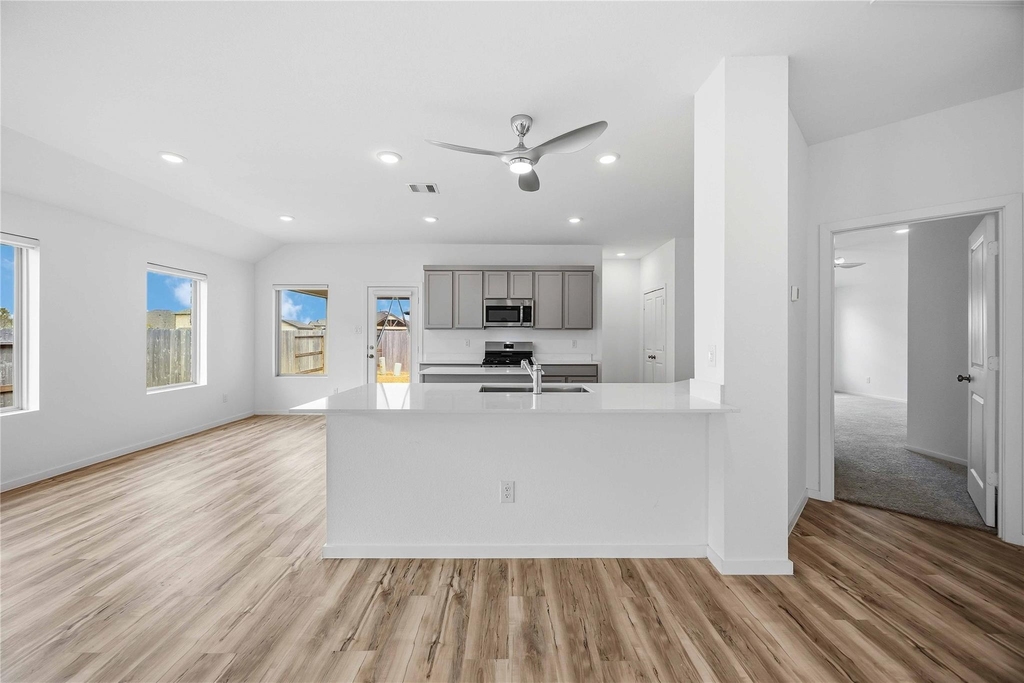 4907 Gentle Creek Court - Photo 9