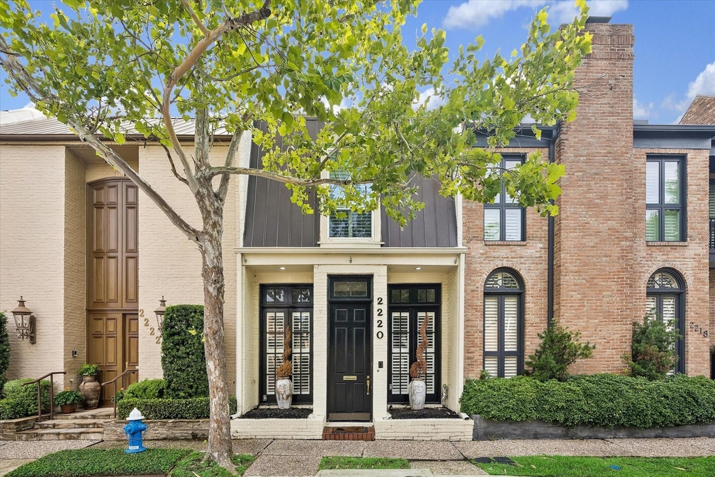 2220 Fulham Court - Photo 0