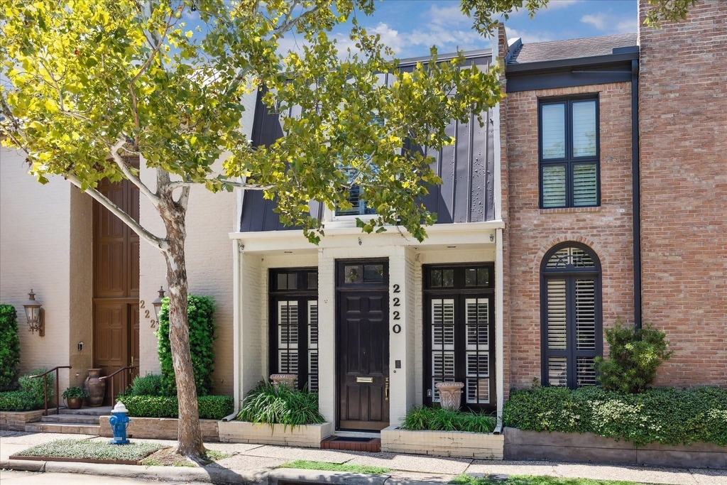 2220 Fulham Court - Photo 13