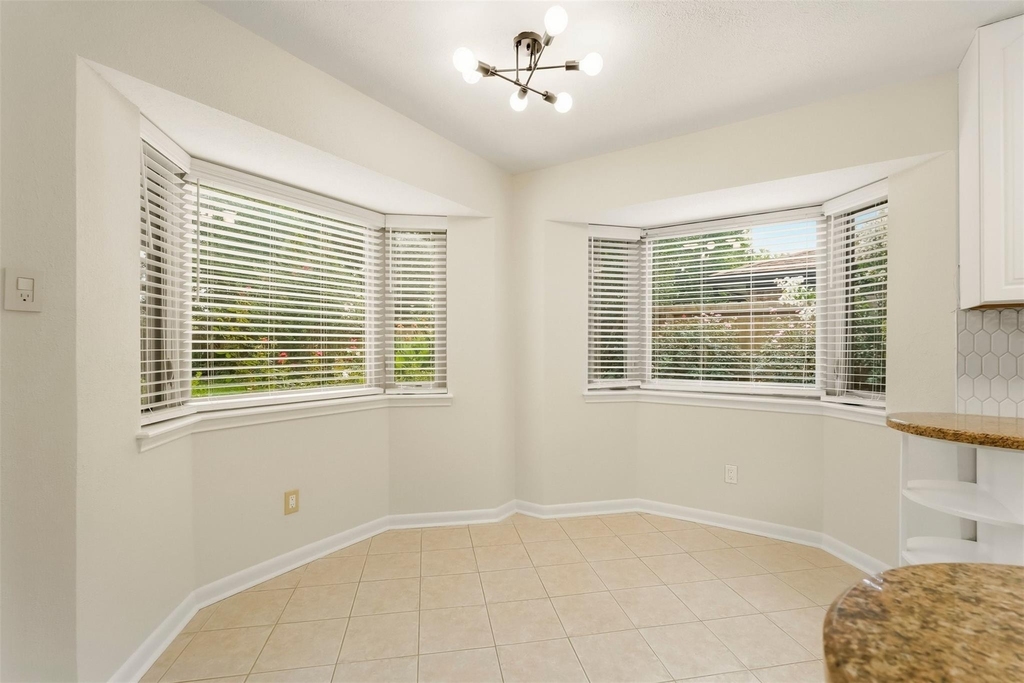 1911 Michele Drive - Photo 10