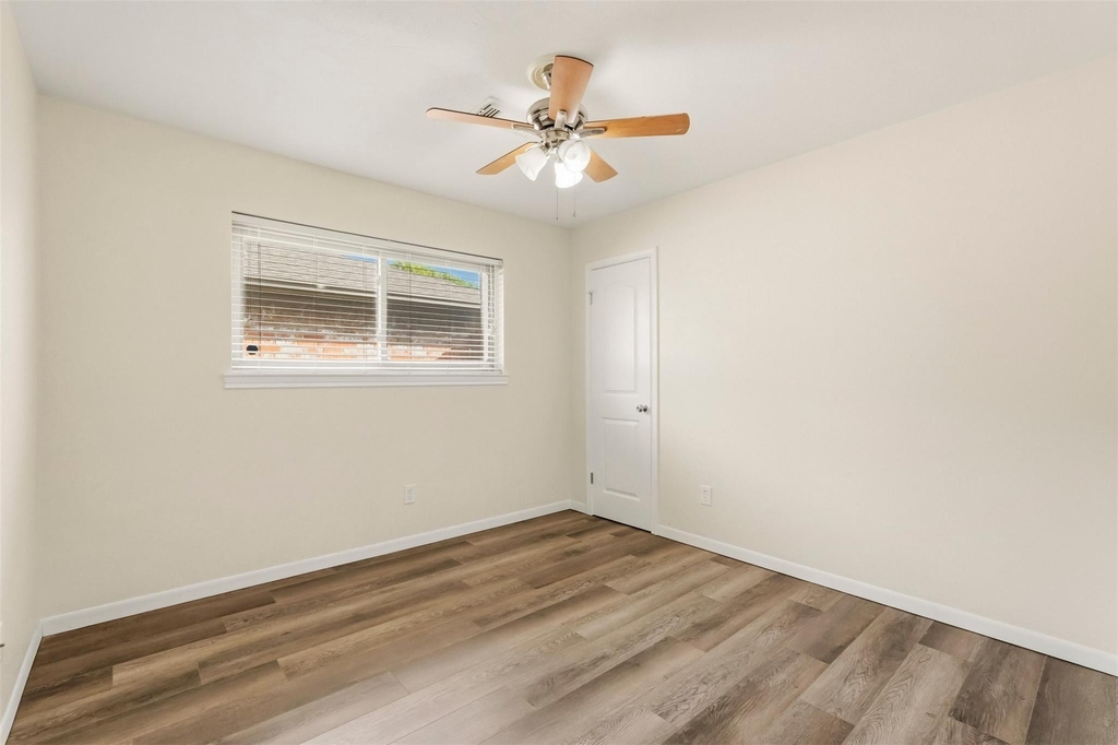 1911 Michele Drive - Photo 16