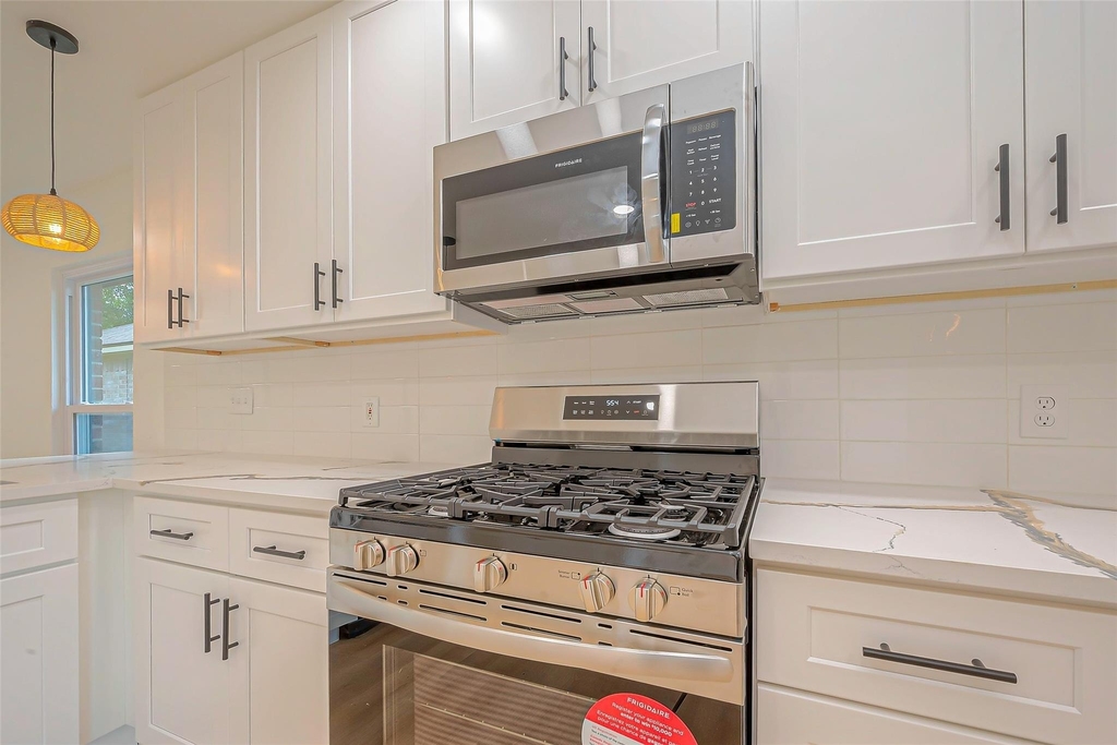 3010 Bandell Drive - Photo 9