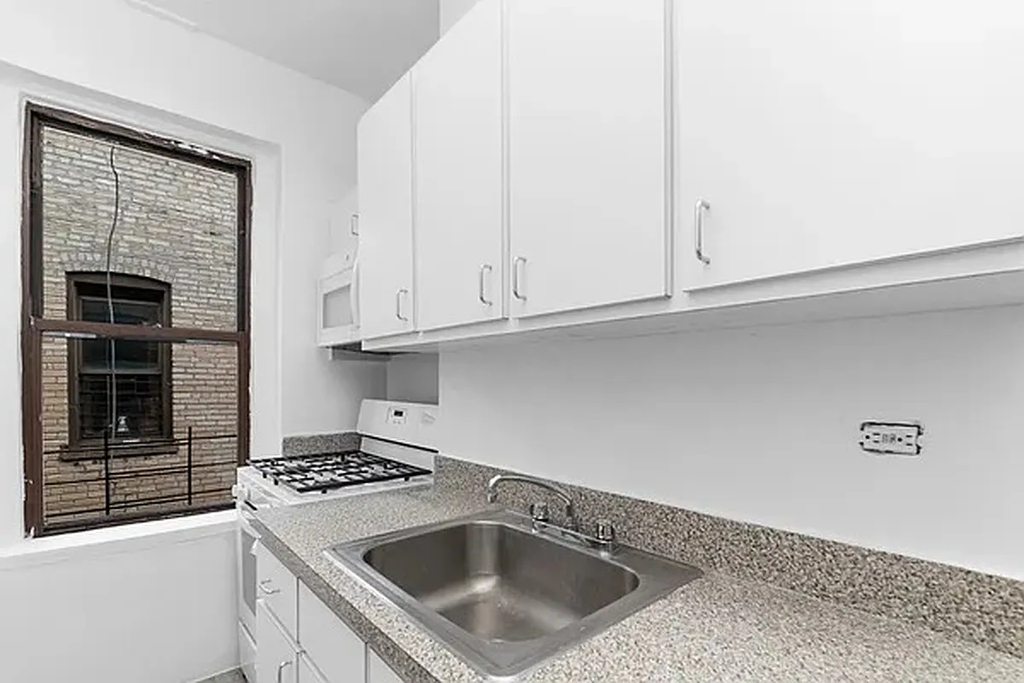 35 Thayer Street - Photo 7