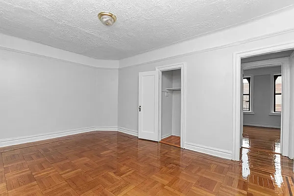35 Thayer Street - Photo 2