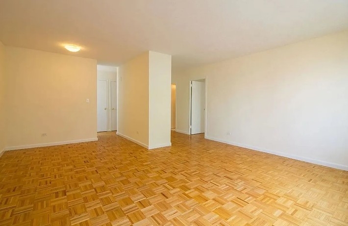 350 West 51st Street - Photo 1