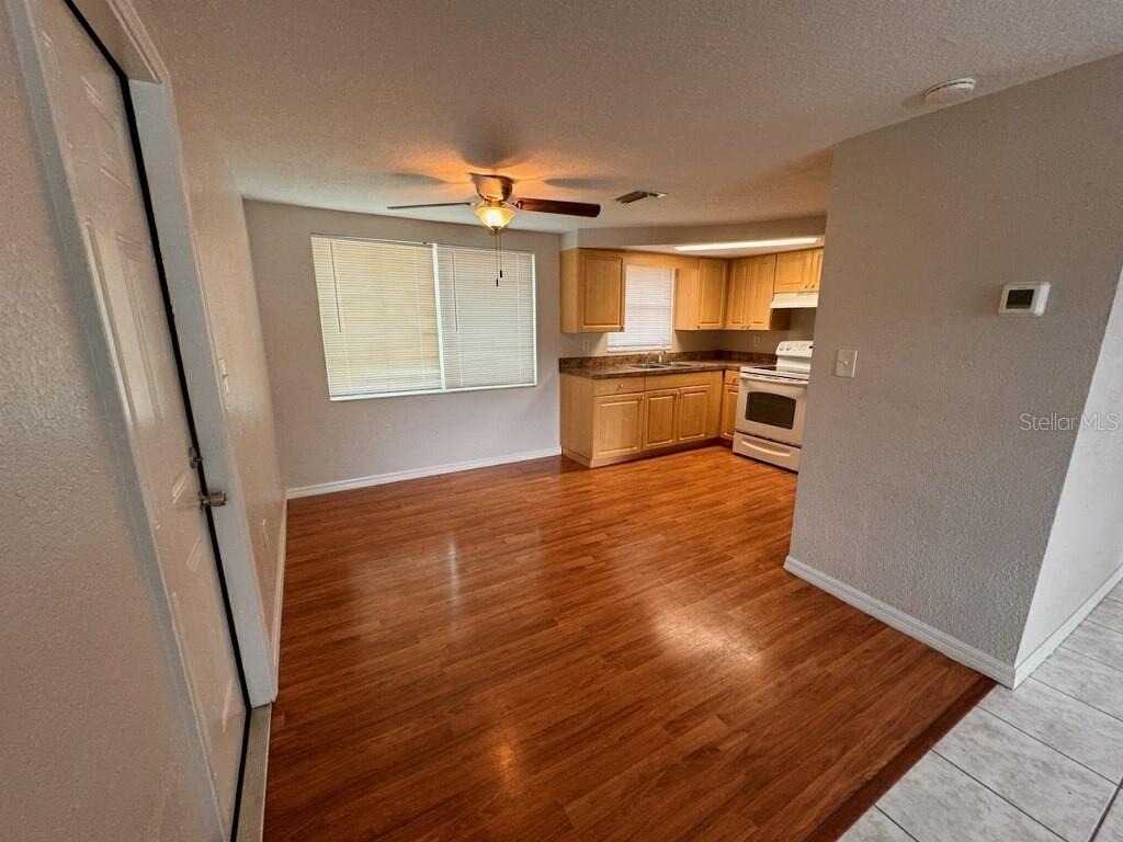 10731 Premier Avenue - Photo 7