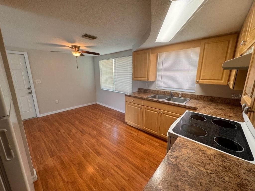 10731 Premier Avenue - Photo 6