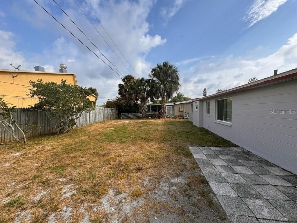10731 Premier Avenue - Photo 17