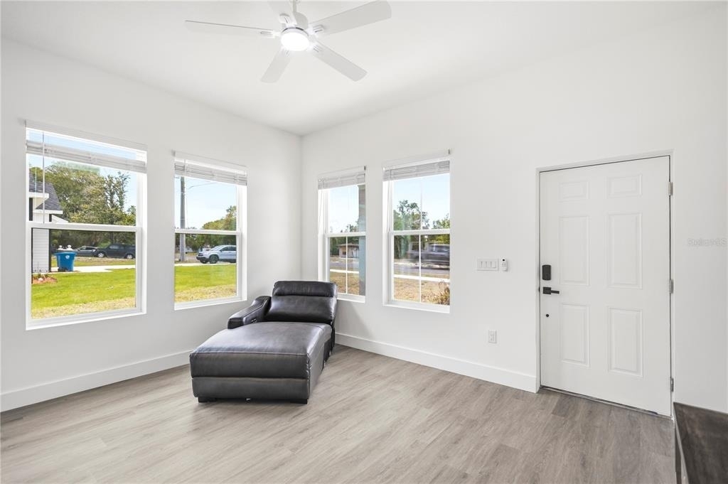 9211 Northcliffe Boulevard - Photo 4