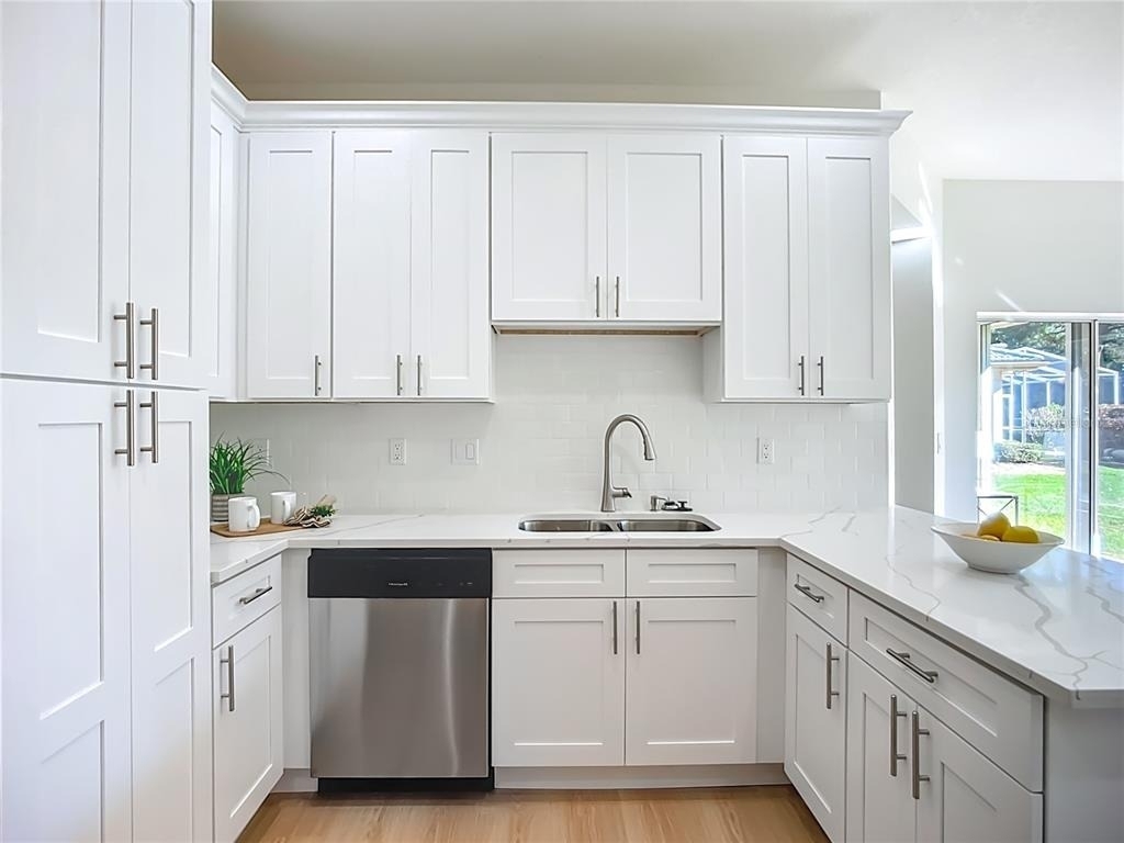 2960 Sandringham Place - Photo 7