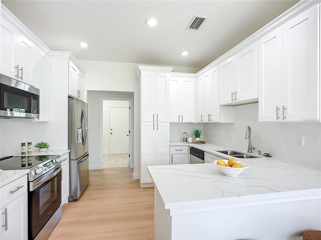 2960 Sandringham Place - Photo 6