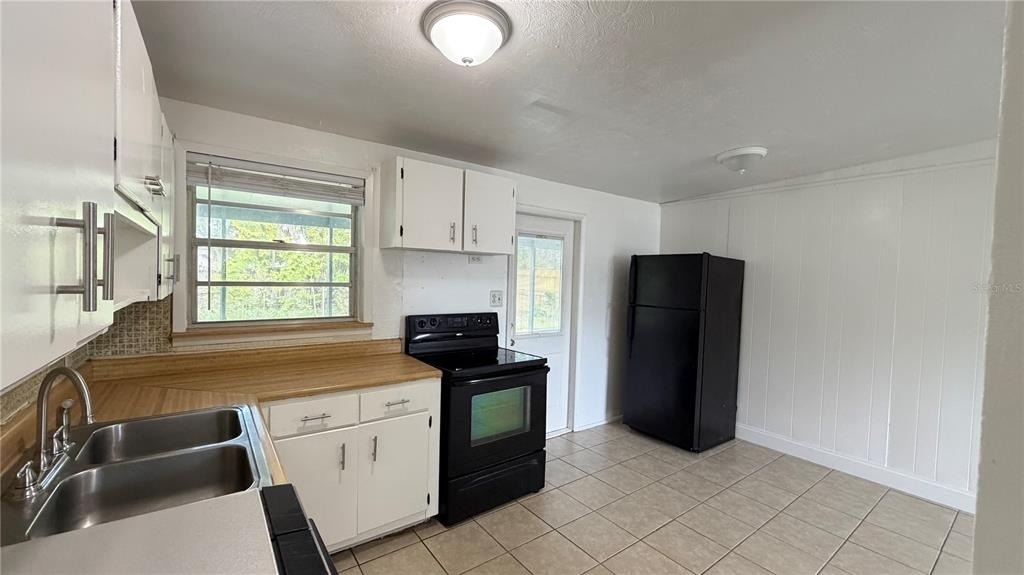 8574 94th Avenue - Photo 3
