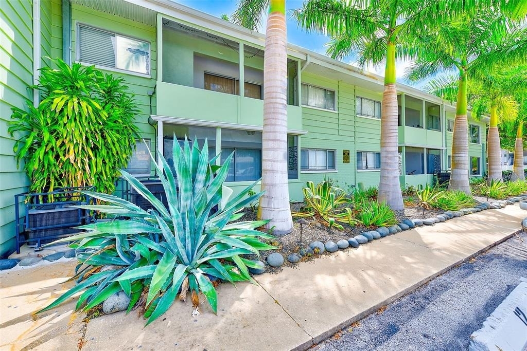1329 Drew Street - Photo 9