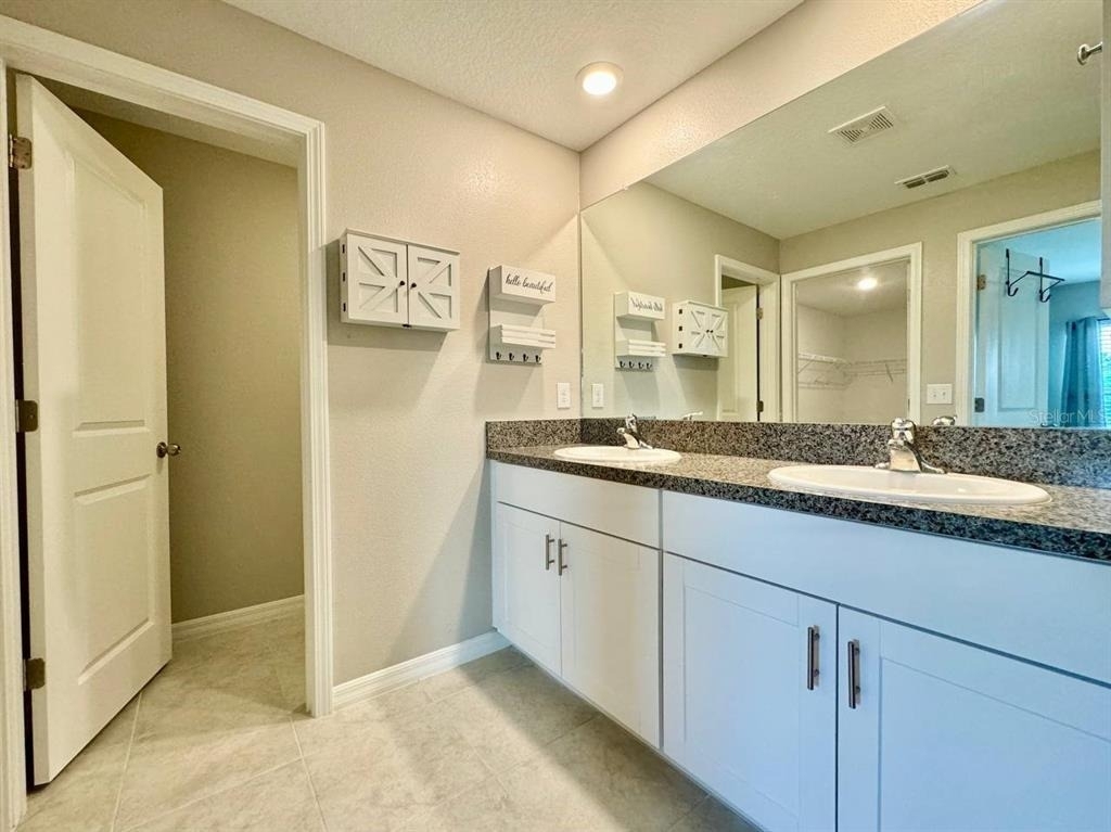7025 King Creek Drive - Photo 11