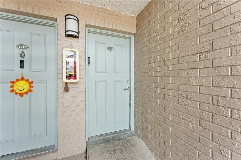 7210 N Manhattan Avenue - Photo 2