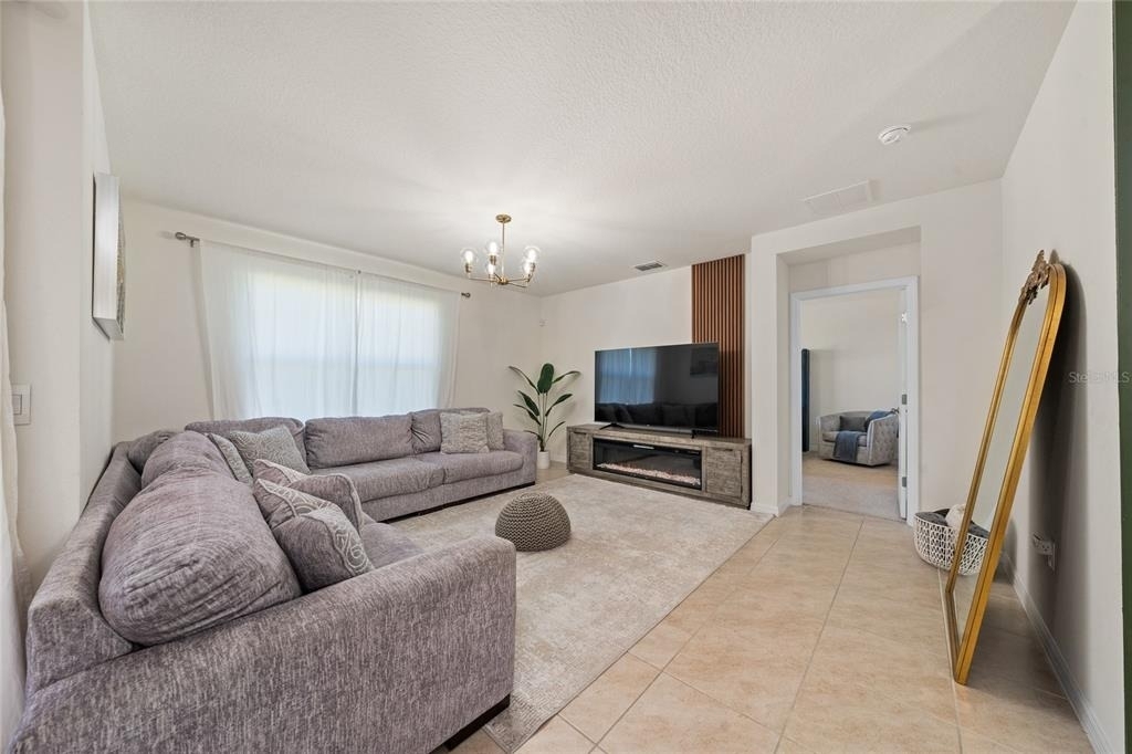 687 Griffon Avenue - Photo 12