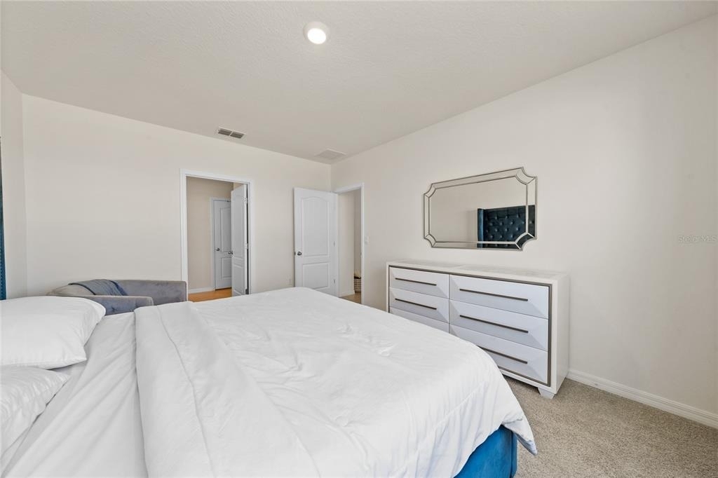 687 Griffon Avenue - Photo 15