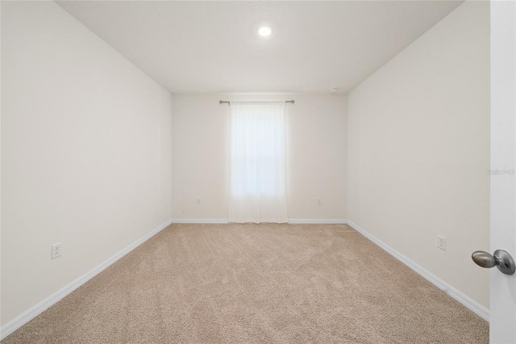 687 Griffon Avenue - Photo 22