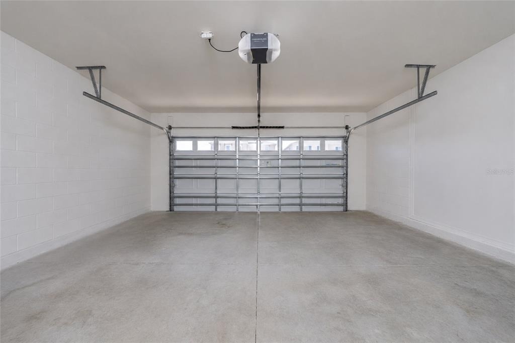 687 Griffon Avenue - Photo 32