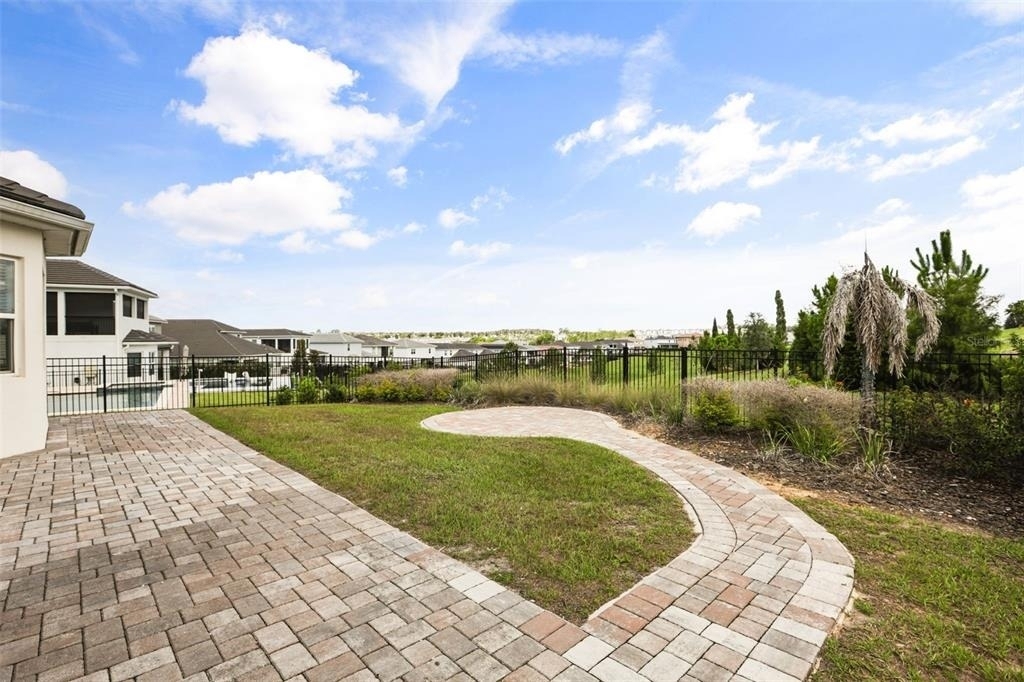 16000 Volterra Point - Photo 46
