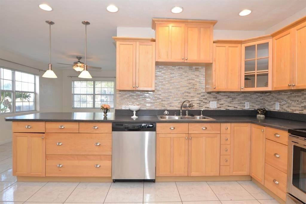300 E Maine Avenue - Photo 19