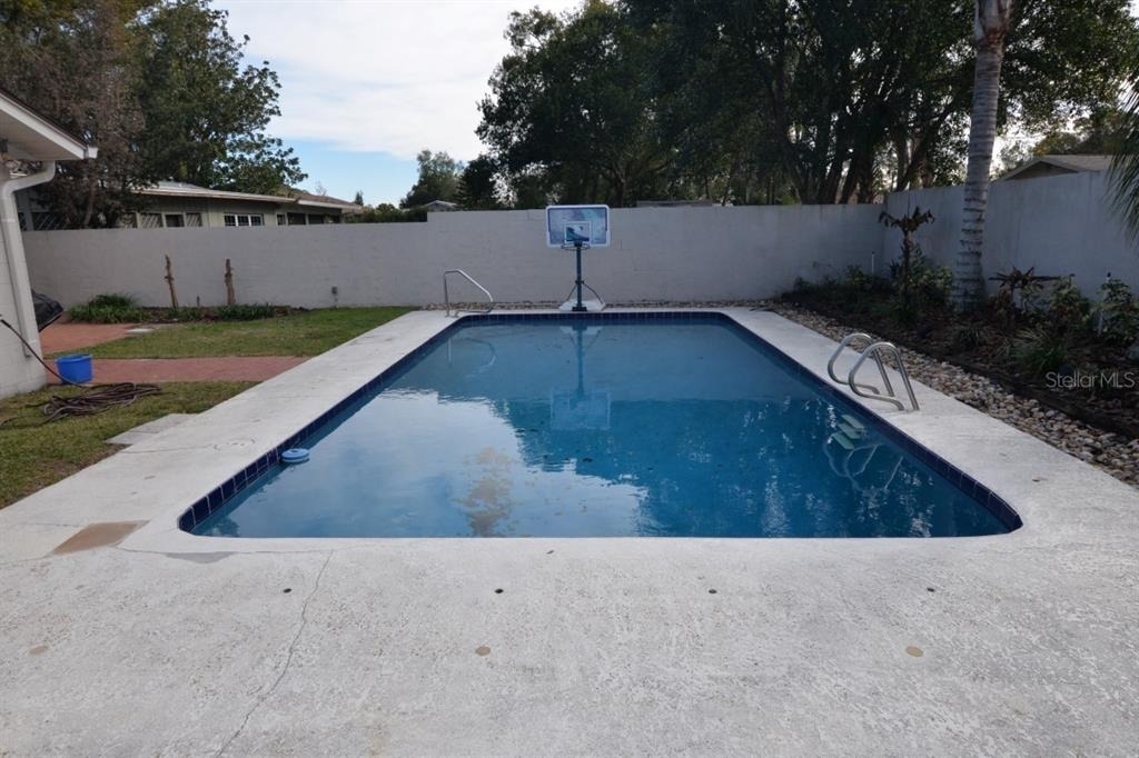 300 E Maine Avenue - Photo 3