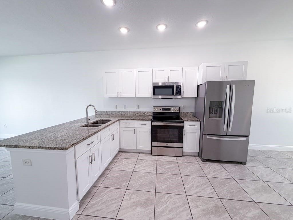 812 Glastonbury Drive - Photo 5
