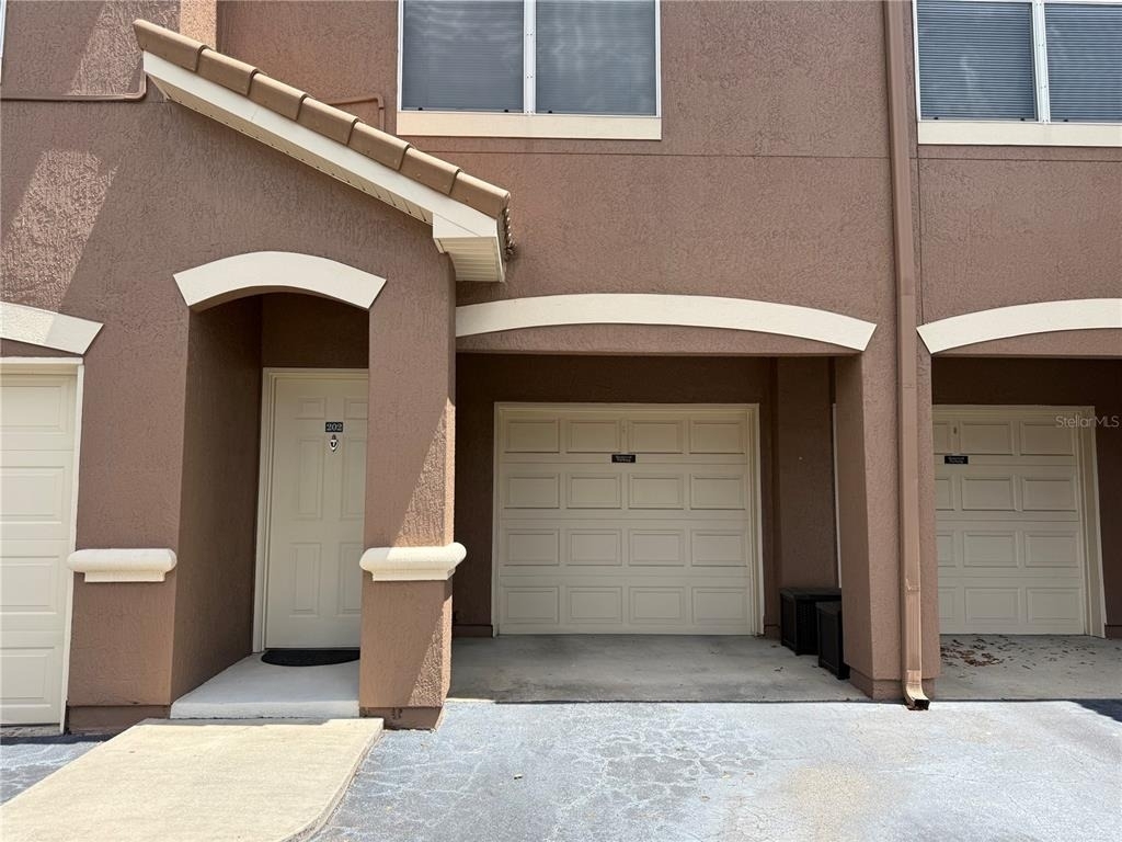 8801 Villa View Circle - Photo 0