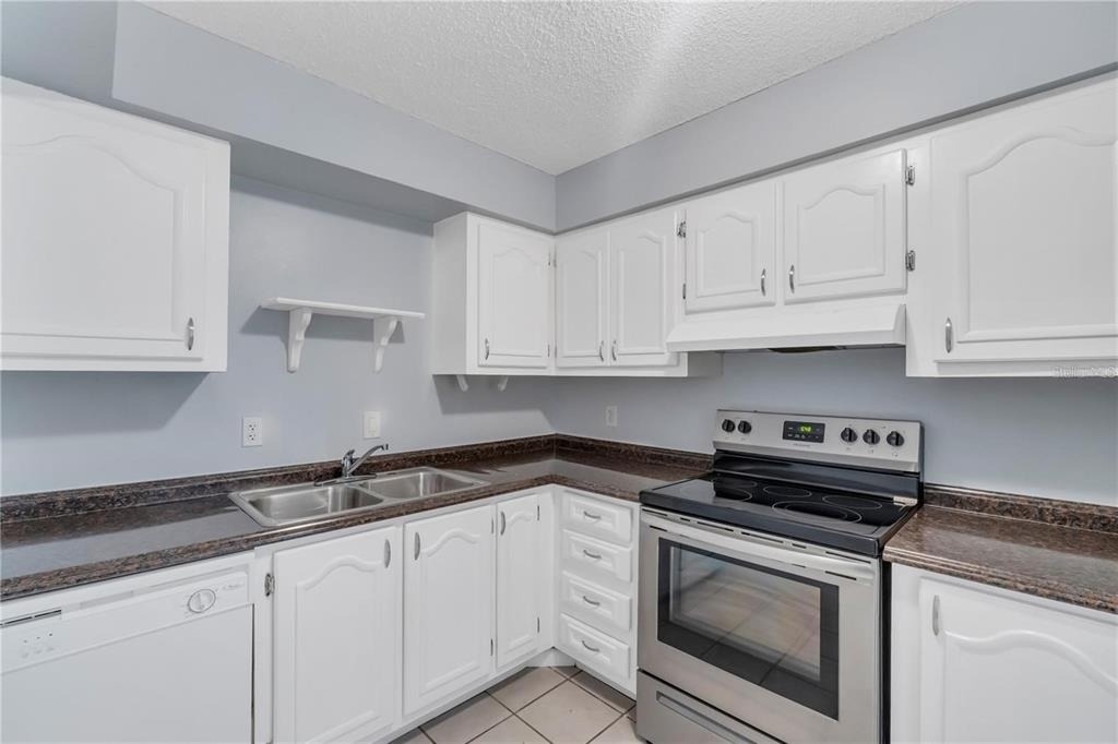 542 Orange Drive - Photo 17