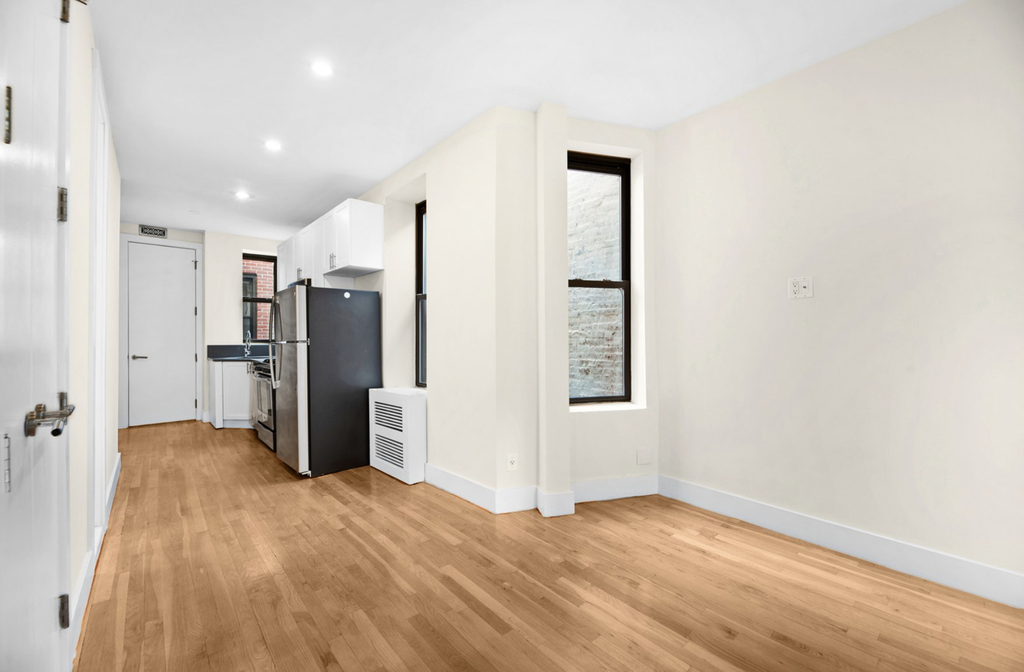 West 45th Street - Photo 0