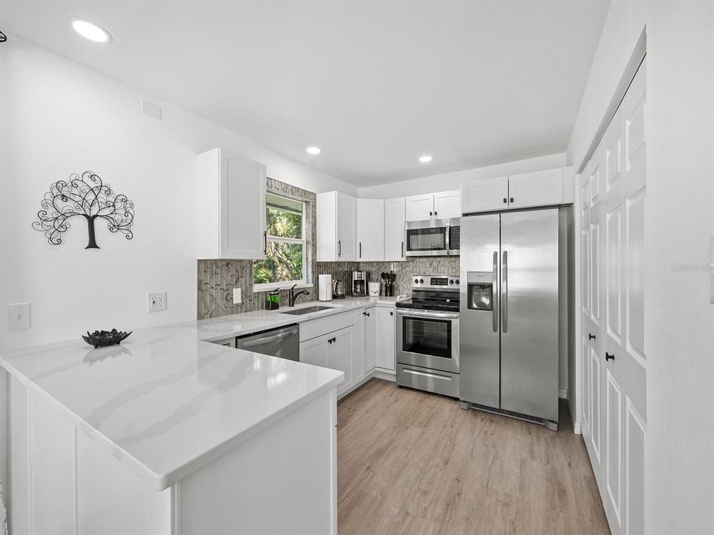 23019 Seneca Avenue - Photo 8