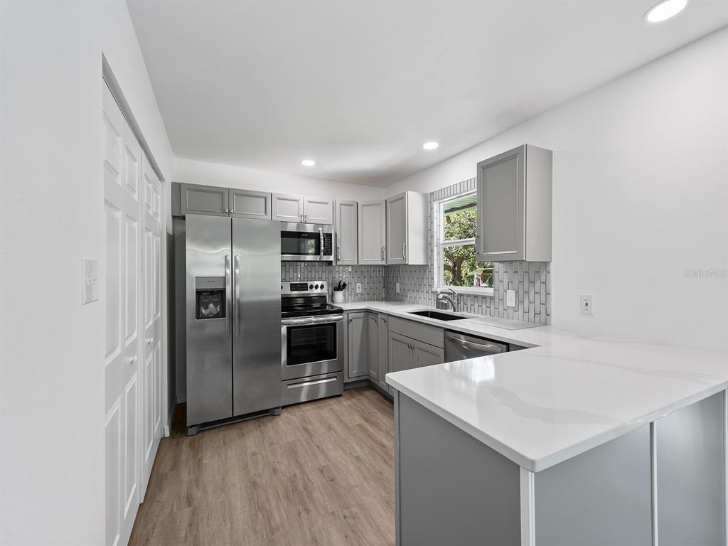 23019 Seneca Avenue - Photo 10