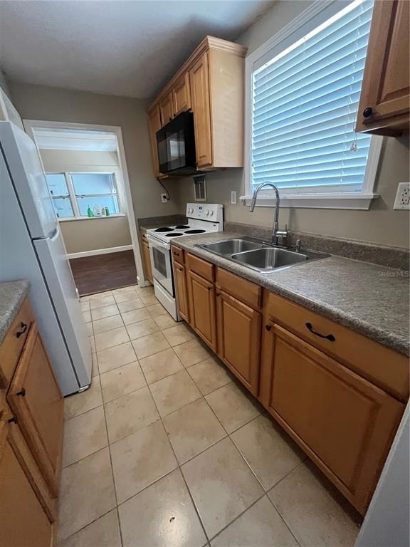 949 N Grandview Street - Photo 3