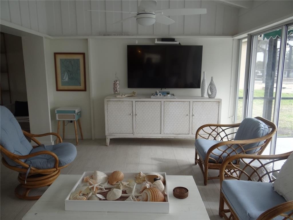 2473 Rosa Lane - Photo 8
