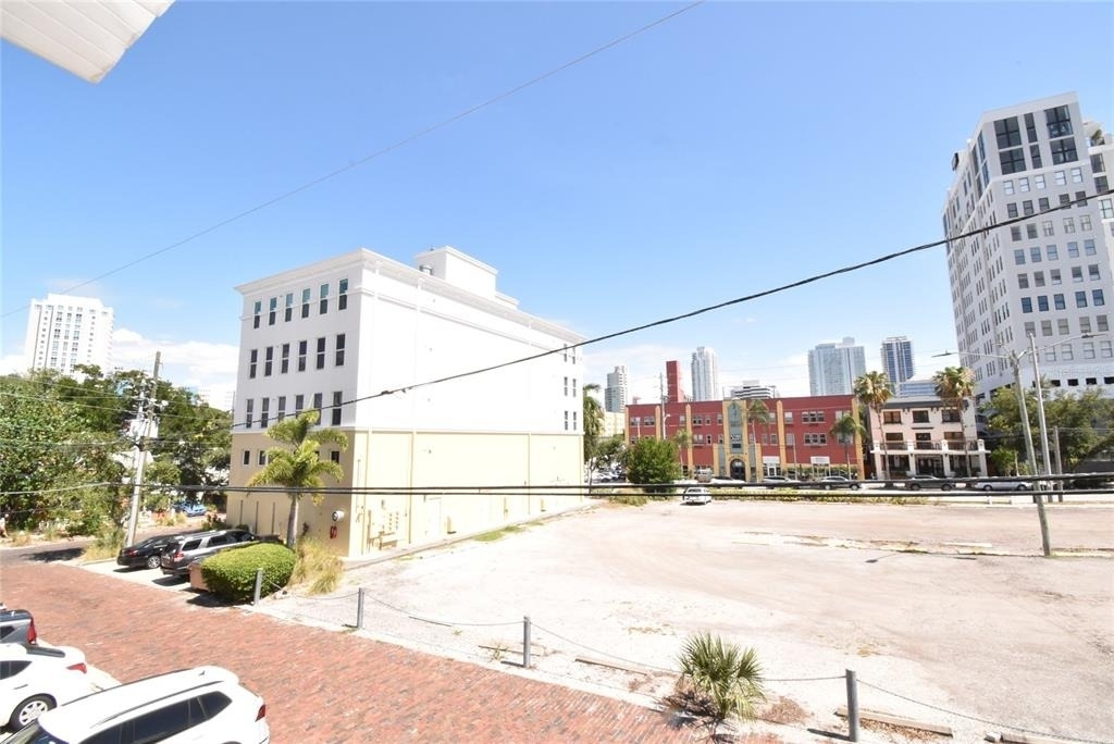 220 6th Avenue N - Photo 3