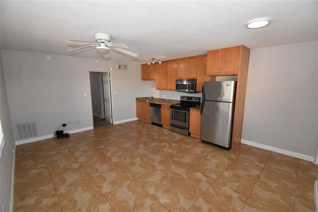 220 6th Avenue N - Photo 10