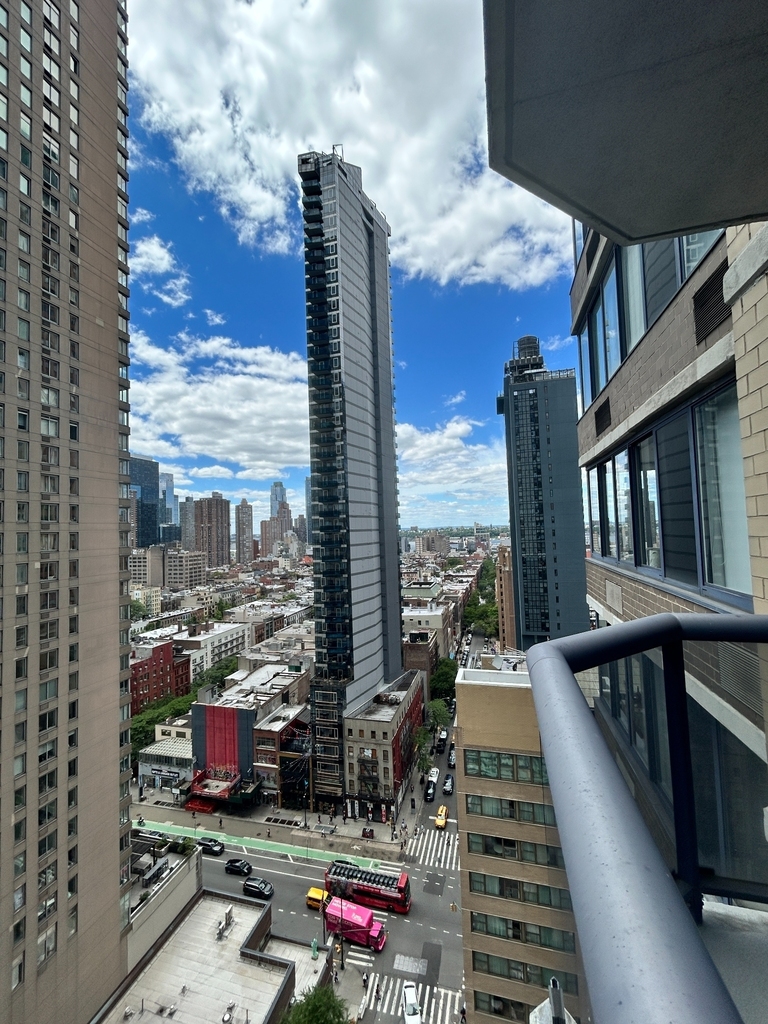 48th St & 8th Ave - Photo 12