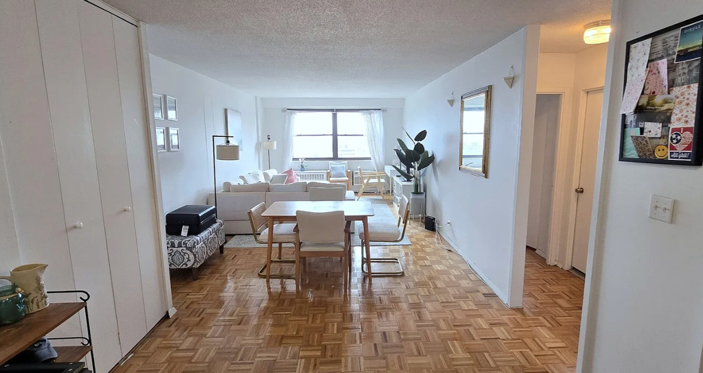  second avenue - Photo 2