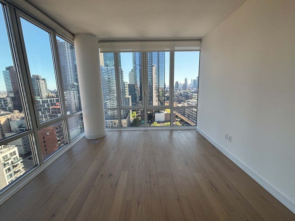 23rd St & Queens Plaza S - Photo 1