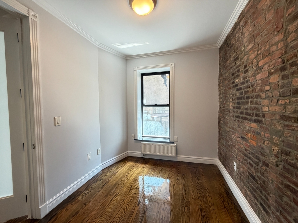 202 East 13th Street - Photo 4
