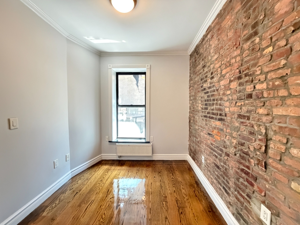202 East 13th Street - Photo 3